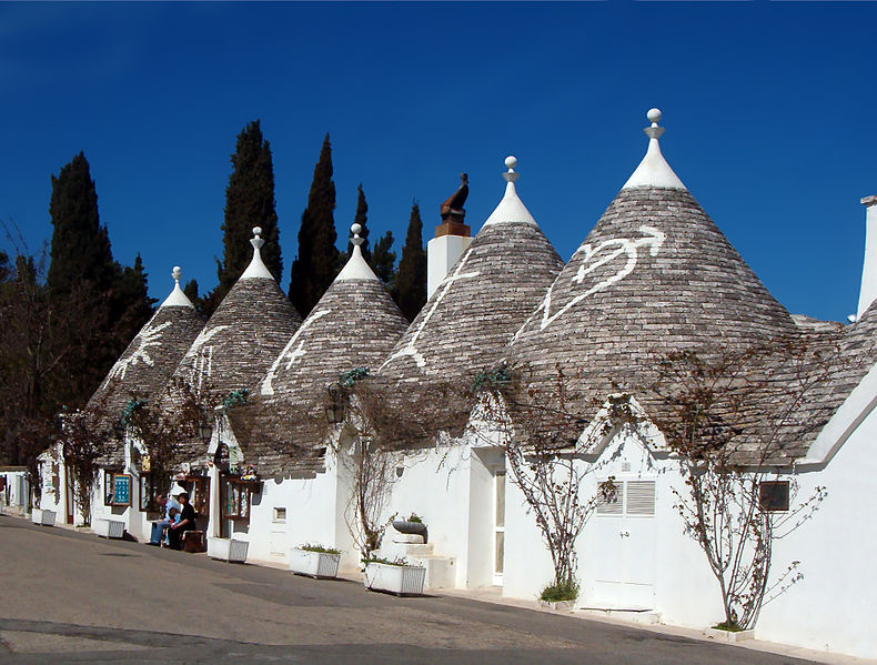 Trulli, découvrezles, histoire et légende Les Pouilles