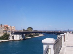 taranto pont tournant