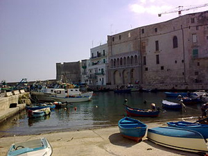 Monopoli, vieux port, pouilles