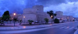 Pouilles, Manfredonia, le château