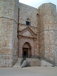 castel-del-monte, entrée, pouilles