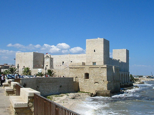 pouilles, trani, chateau